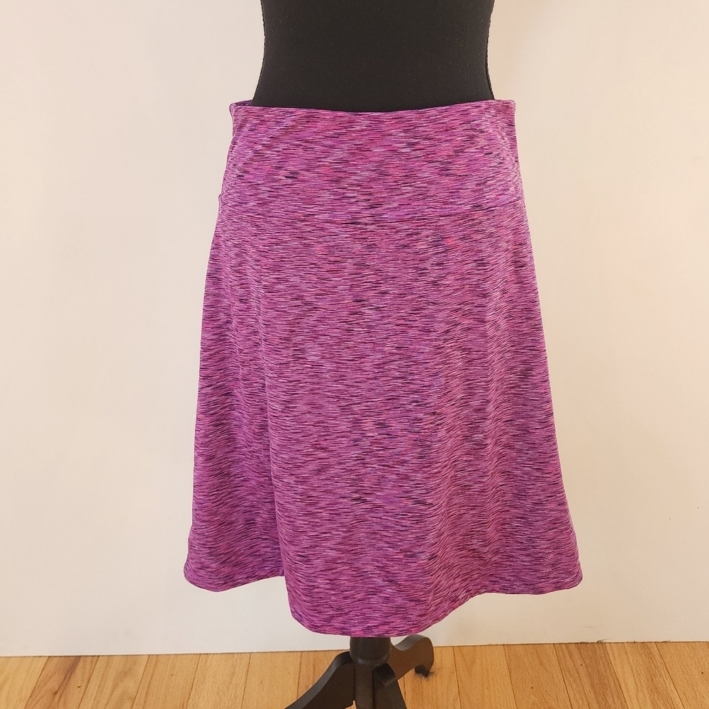 Mondetta Performance Gear Women's Go-Anywhere Moisture Wicking Skirt dark pink